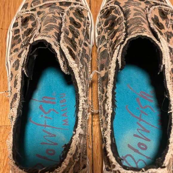 Blowfish Malibu Leopard Print Distressed Canvas Sneakers Women’s 8.5 - Picture 6 of 9